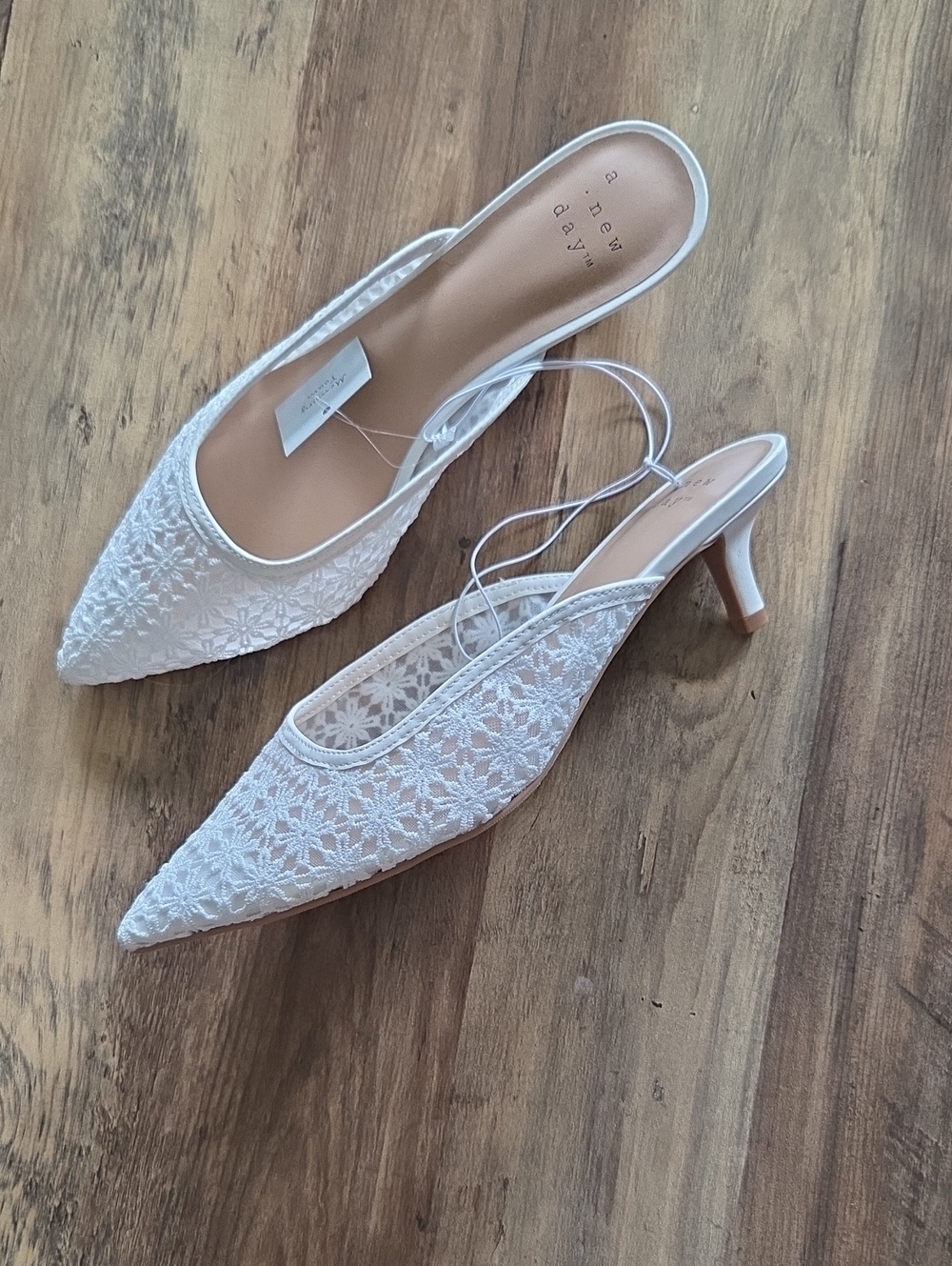 NWT A New Day Delilah Floral Embroidered Mule Heels 2in Heel Size 10 - Picture 4 of 9